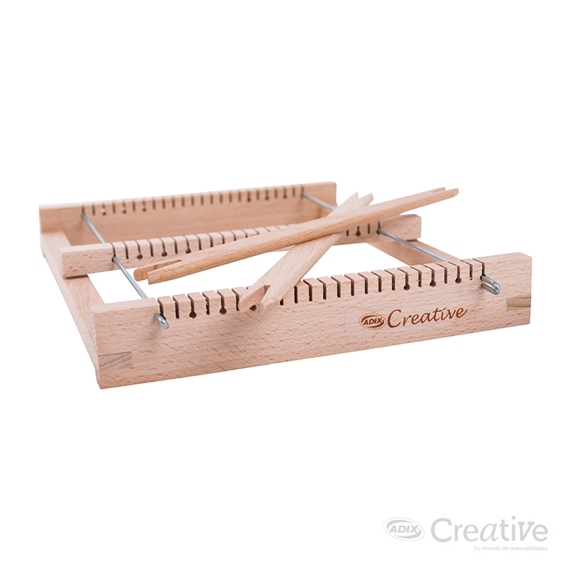 Telar de Madera contiene 4 lanas 1 hilo base y 2 agujas CREATIVE