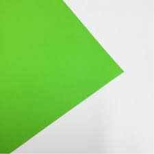 25 HOJAS CARTULINA REFLECT/VERDE MANZANA DE 22 x 28 PLG